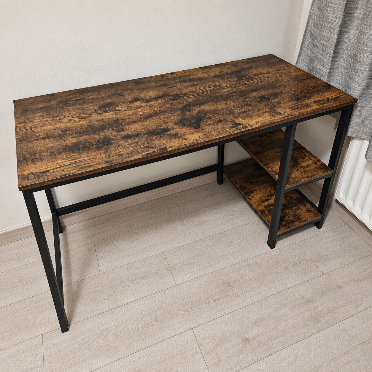 Bureau style industriel avec étagères – 140  60 cm, Autres marques, Bureau d'ordinateur, Démontable, Comme neuf