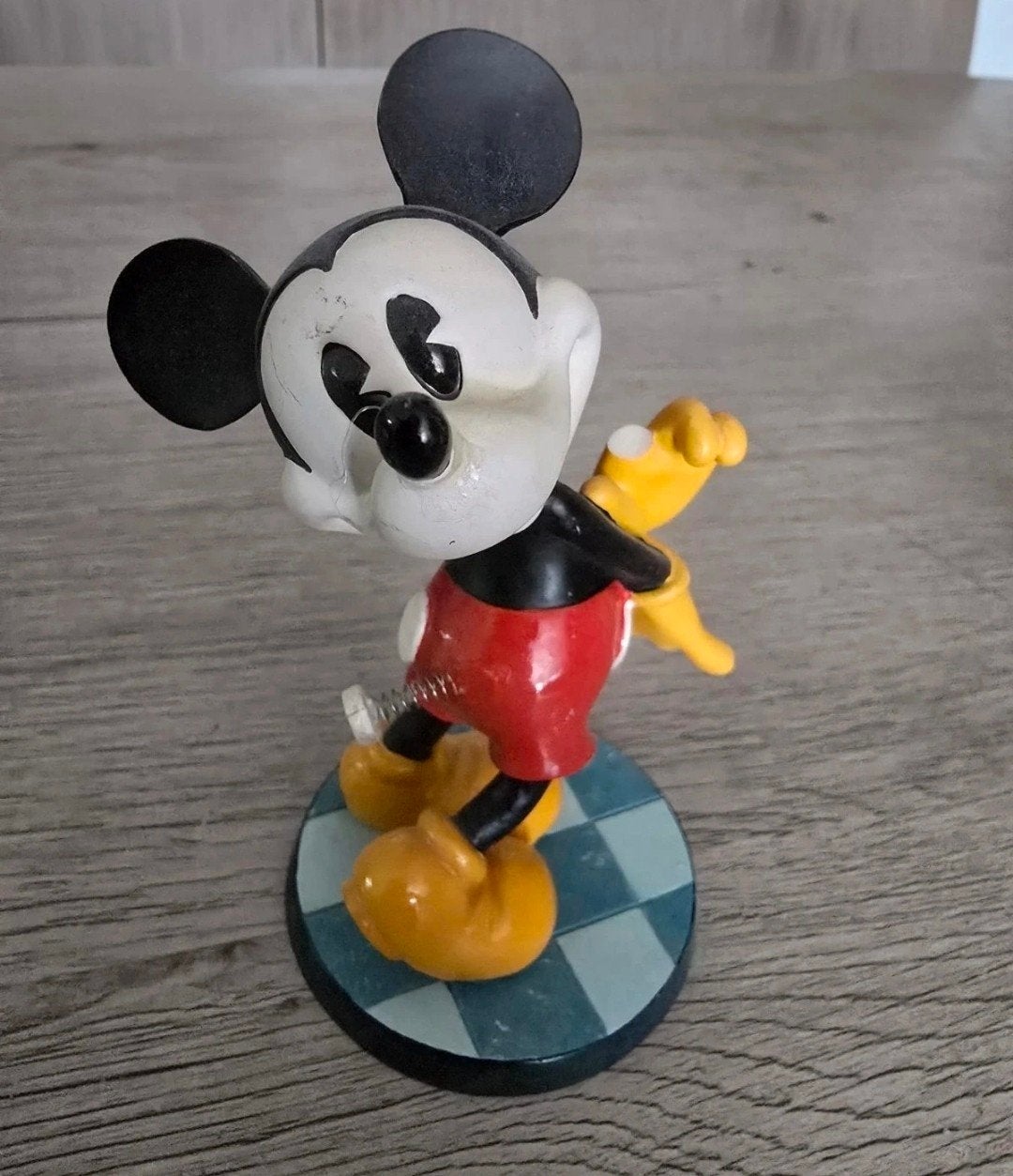 Beeldje Mickey Mouse, Ophalen