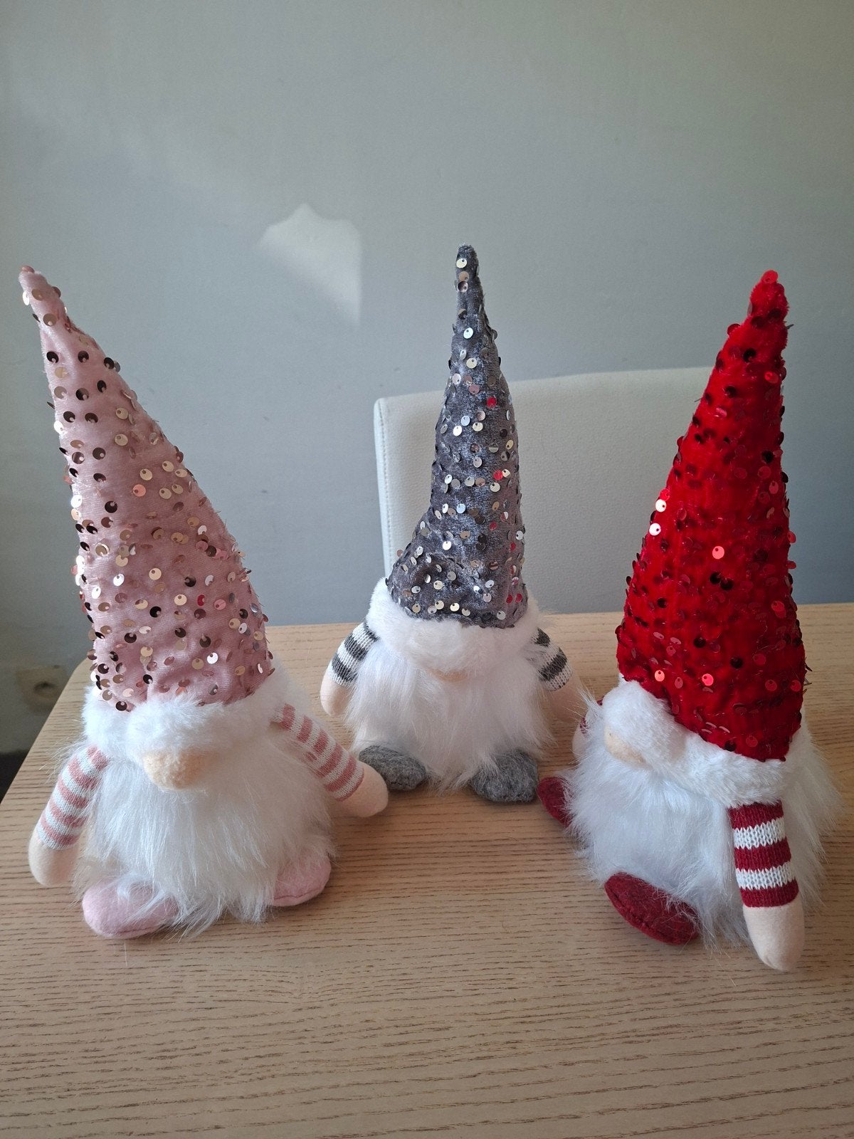 3 schattige kerstmannetjes, de grijze brandt niet meer, Ophalen of Verzenden