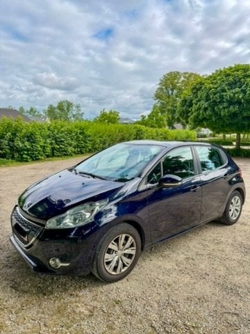 Peugeot 208 1.2 essence|99 000 km | GPS | Pneus d'hiver |, Autos, Achat, Boîte manuelle, Noir, 5 portes