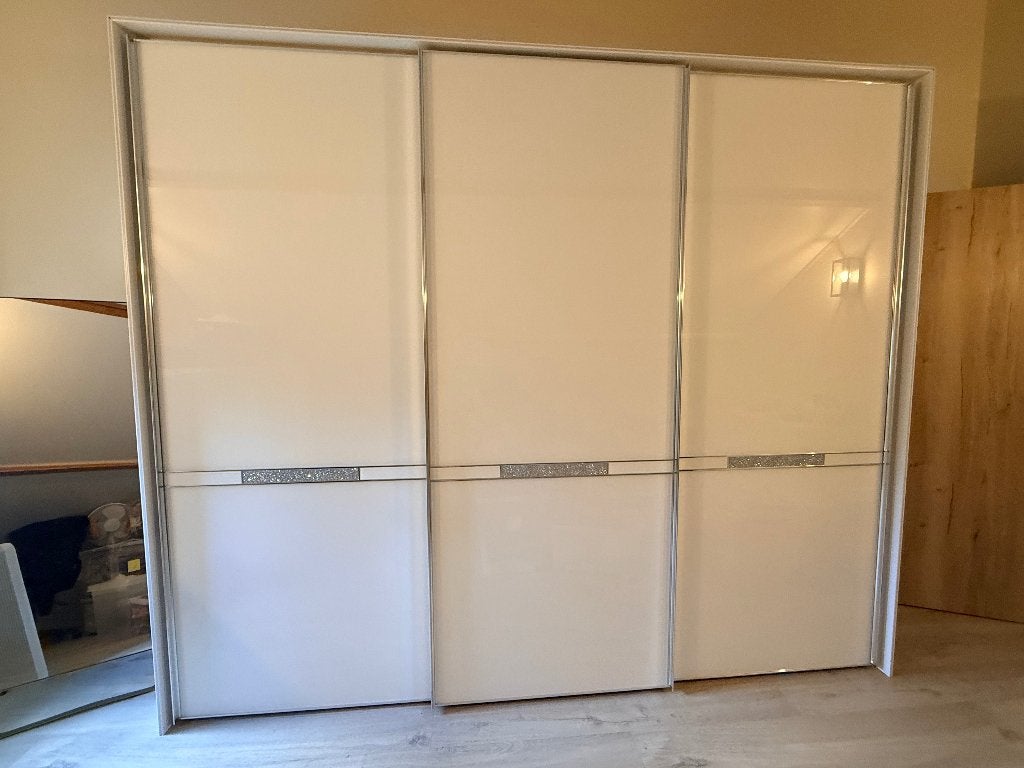 Witte Swarovski kast + 2 nachtkastjes, Enlèvement, Comme neuf
