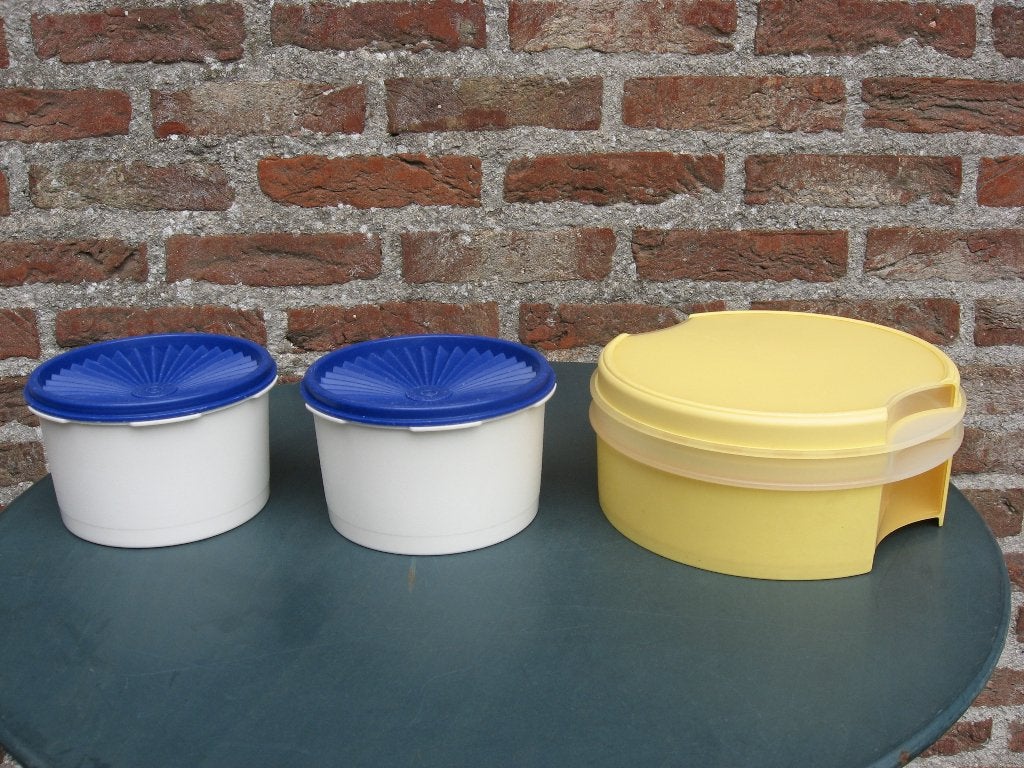 tupperware : 2 boîtes de rangement avec couvercle solaire, Maison & Meubles, Cuisine| Tupperware, Comme neuf, Bleu, Enlèvement ou Envoi