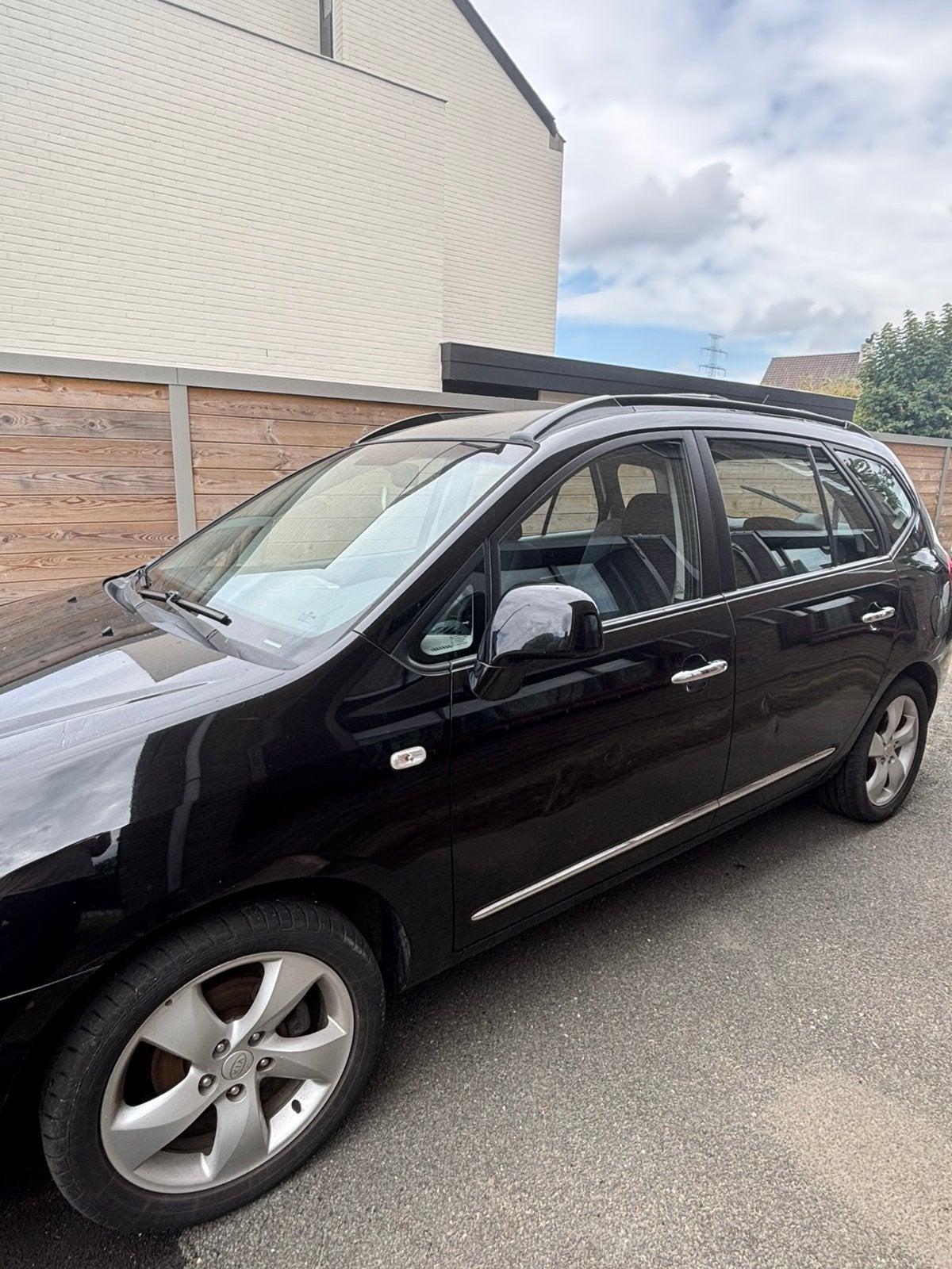 Kia carens 2l, Auto's, Kia, Zwart, Diesel, Particulier, Te koop