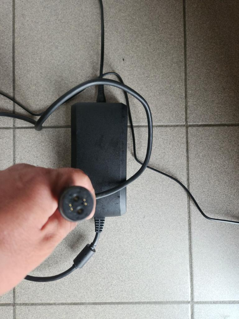 Sneloplader stromer 246wh, Fietsen en Brommers, Fietsaccessoires | Fietsaccu's, Ophalen