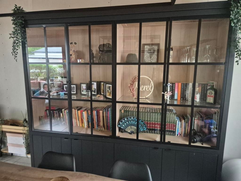 Vitrinekast zwart, Huis en Inrichting, Kasten | Vitrinekasten, Ophalen