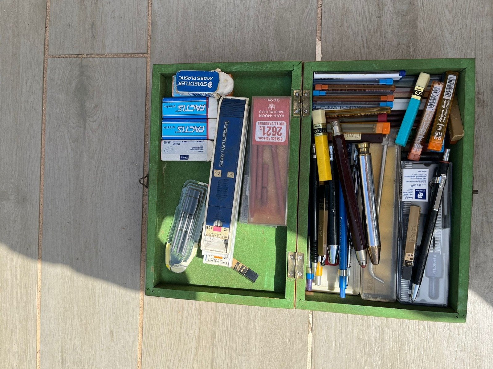 Coffret porte mines gommes...etc, Ophalen