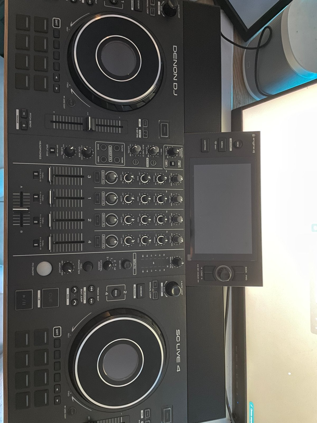 Denon dj sc live 4 + speakers + headphone, Enlèvement, Comme neuf, Denon
