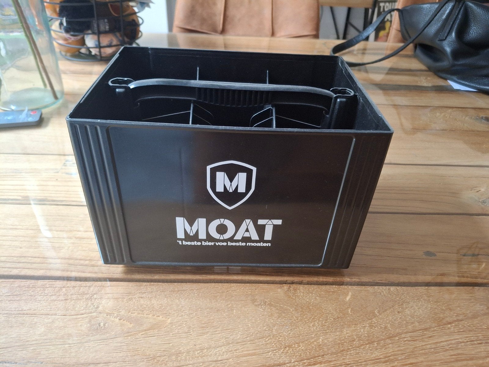 Bierbak / box Moat (8kg) promomateriaal, Ophalen
