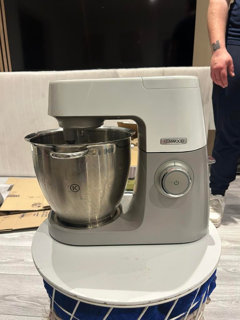 Robot patissier Kenwood, 4 litres ou plus, Enlèvement, Comme neuf, Résiste au lave-vaisselle