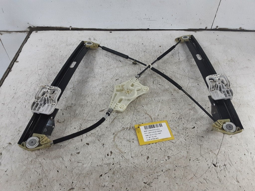 VITRE MECANISME AVANT GAUCHE Seat Leon (5FB) (5F4837461), Seat Deutschland GmbH, Service@seat.de, Utilisé, Seat