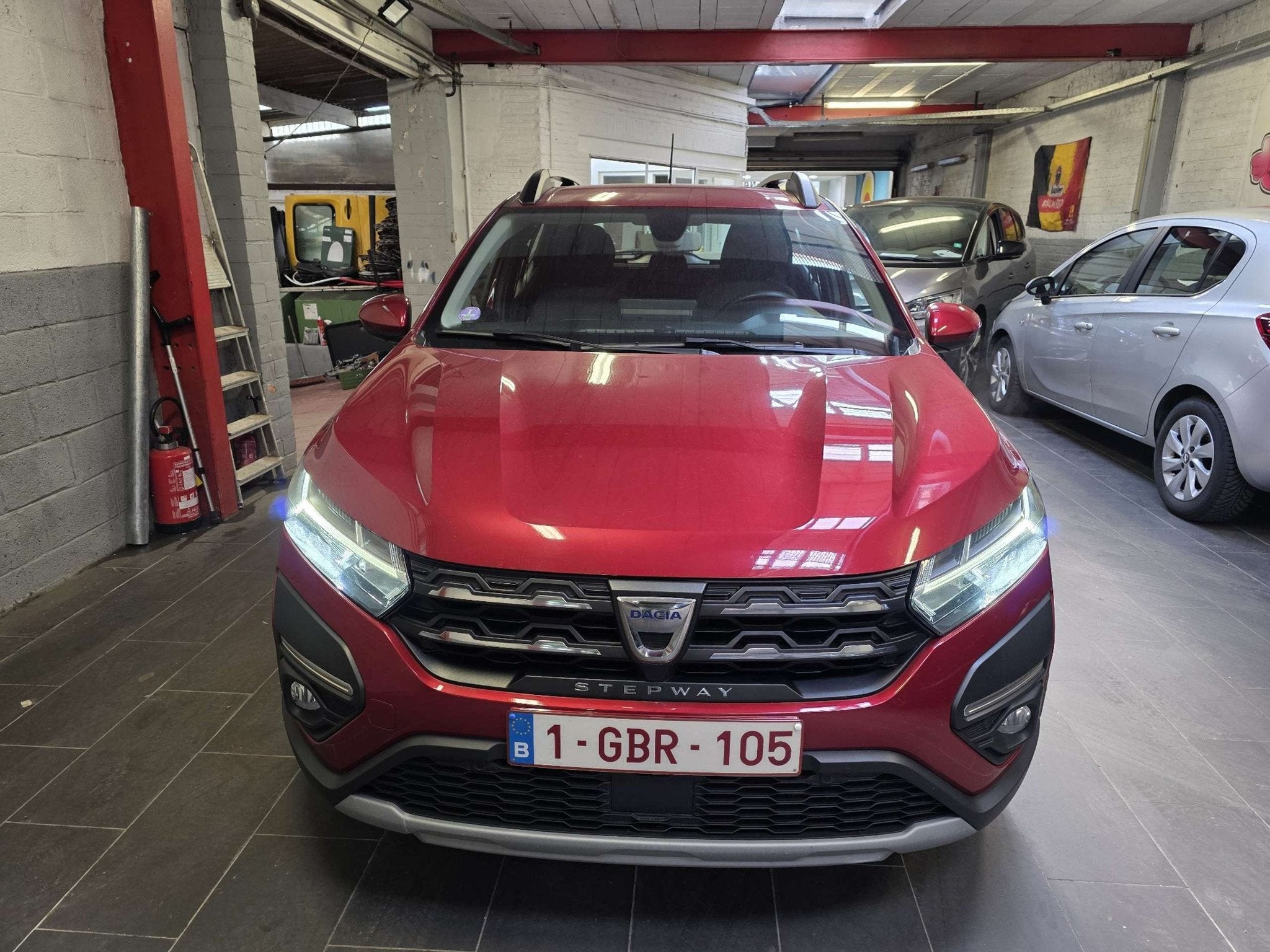 Dacia Sandero Stepway TCe 90 Expression (bj 2022), Stof, Gebruikt, Euro 6, 91 pk