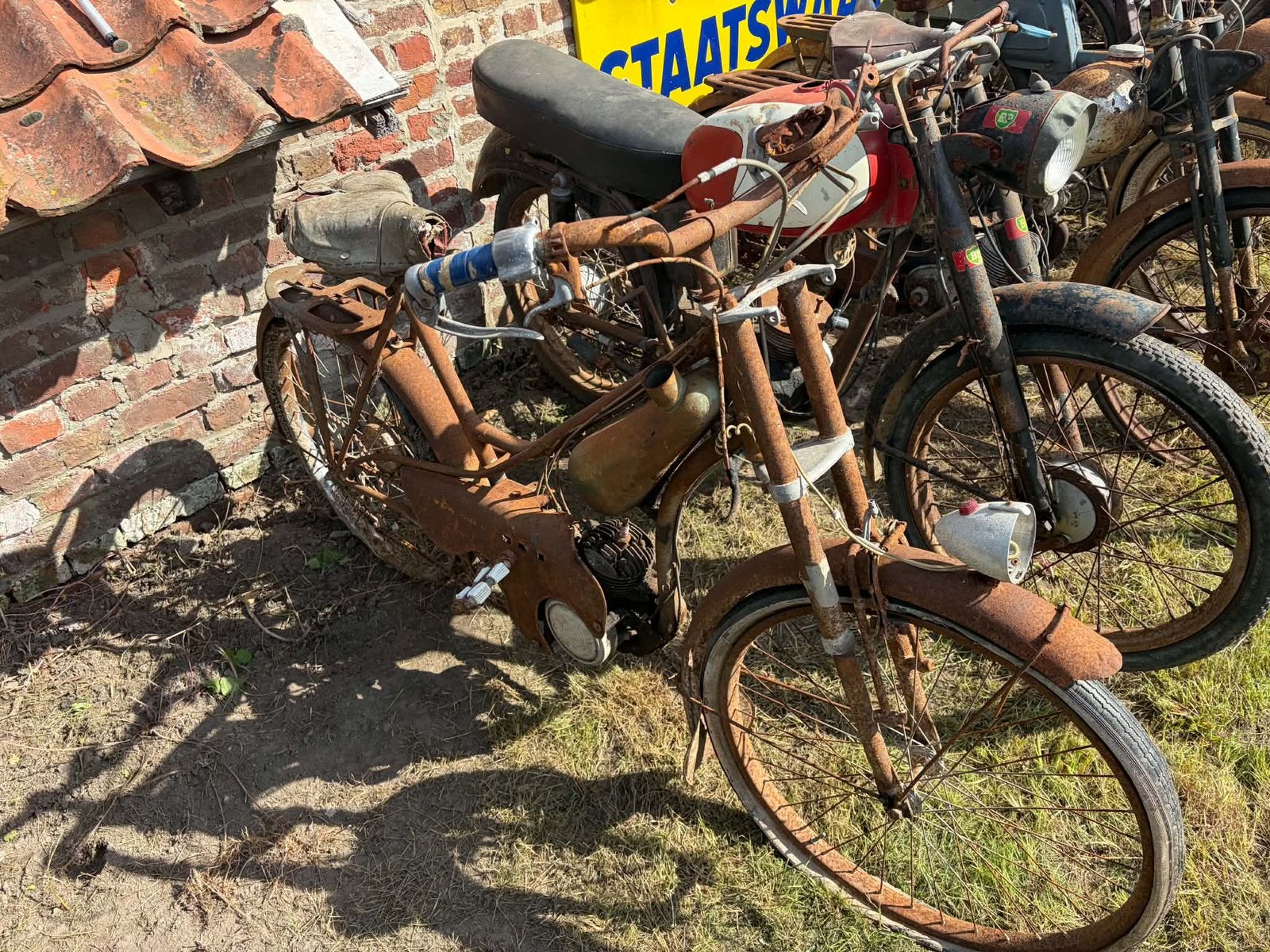Oude brommer japebie, Ophalen