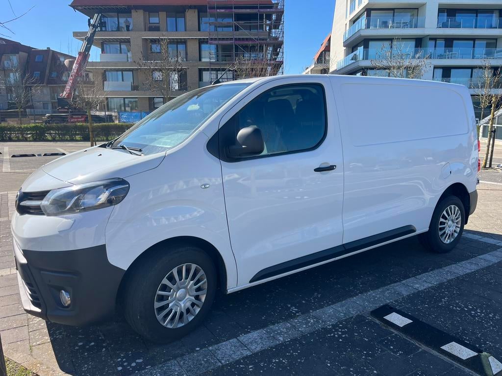 Lichte vrachtwagen Toyota Proace 2.0D  2023, Autos, Camionnettes & Utilitaires, Boîte manuelle, Entretenue par le concessionnaire