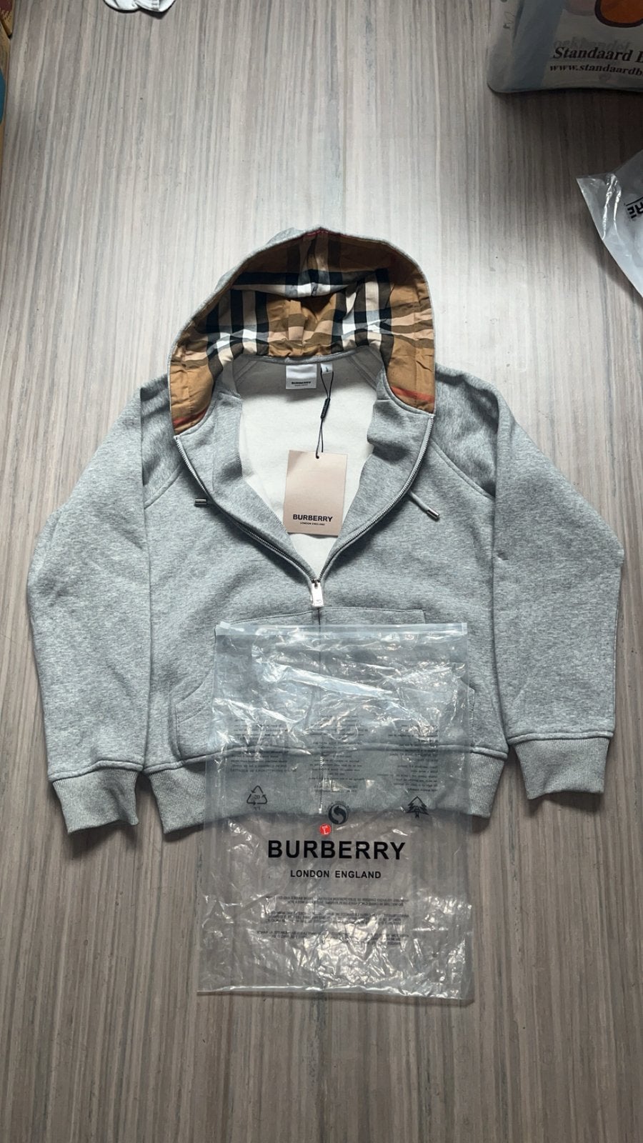 Gilet burb€ry, Ophalen of Verzenden, Zo goed als nieuw, Maat 46 (S) of kleiner, Grijs