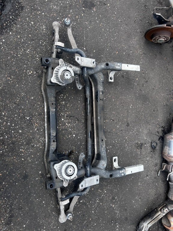 BERCEAU MOTEUR Mercedes-Benz E (W213) (|A2133505103|), Mercedes-Benz, Utilisé, Dialog.mb@mercedes-benz.com, Mercedes-Benz AG