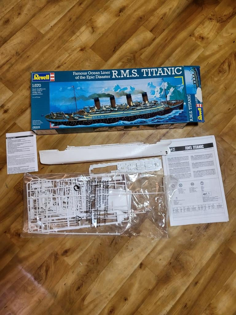 Modelbouw R.M.S. TITANIC, Hobby en Vrije tijd, Modelbouw | Boten en Schepen, Ophalen, Revell