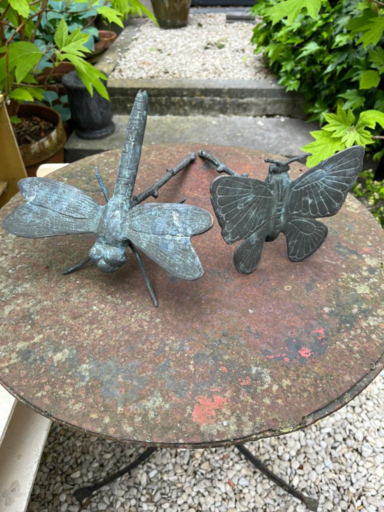 MOOIE OUDE DECORATIEVE TUIN STEKERS BRONS VLINDER LIBEL, Antiek en Kunst, Ophalen of Verzenden