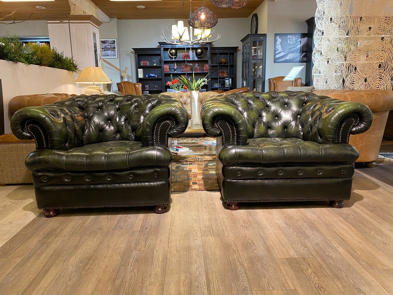 2X ENGELSE CHESTERFIELD CLUB FAUTEUILS BUTTONSEAT Groen, Ophalen of Verzenden