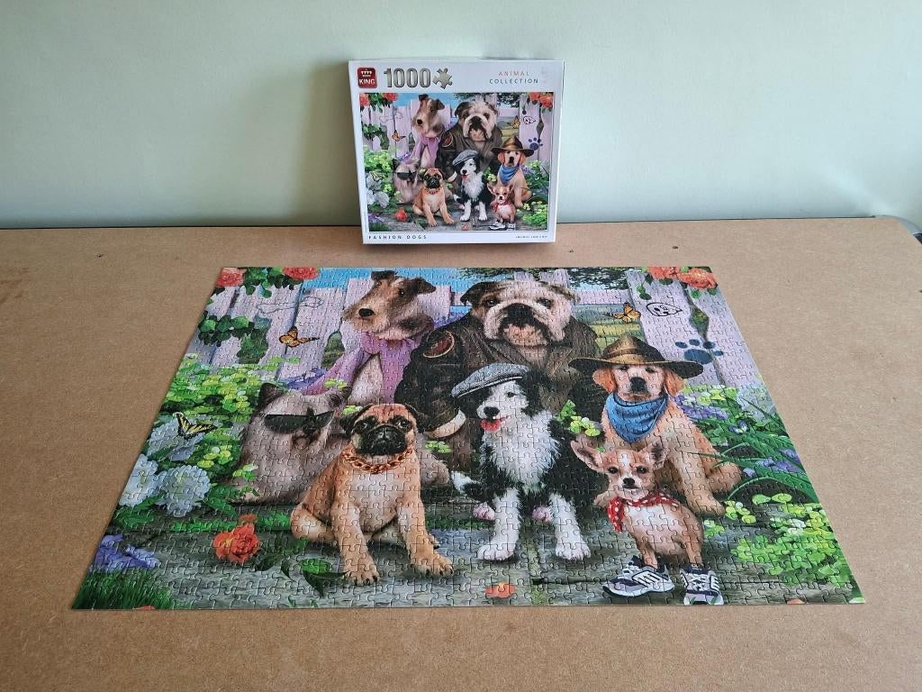 Puzzle King : Fashion dogs (1000 pièces), Enlèvement ou Envoi, 500 à 1500 pièces, Utilisé, Puzzle