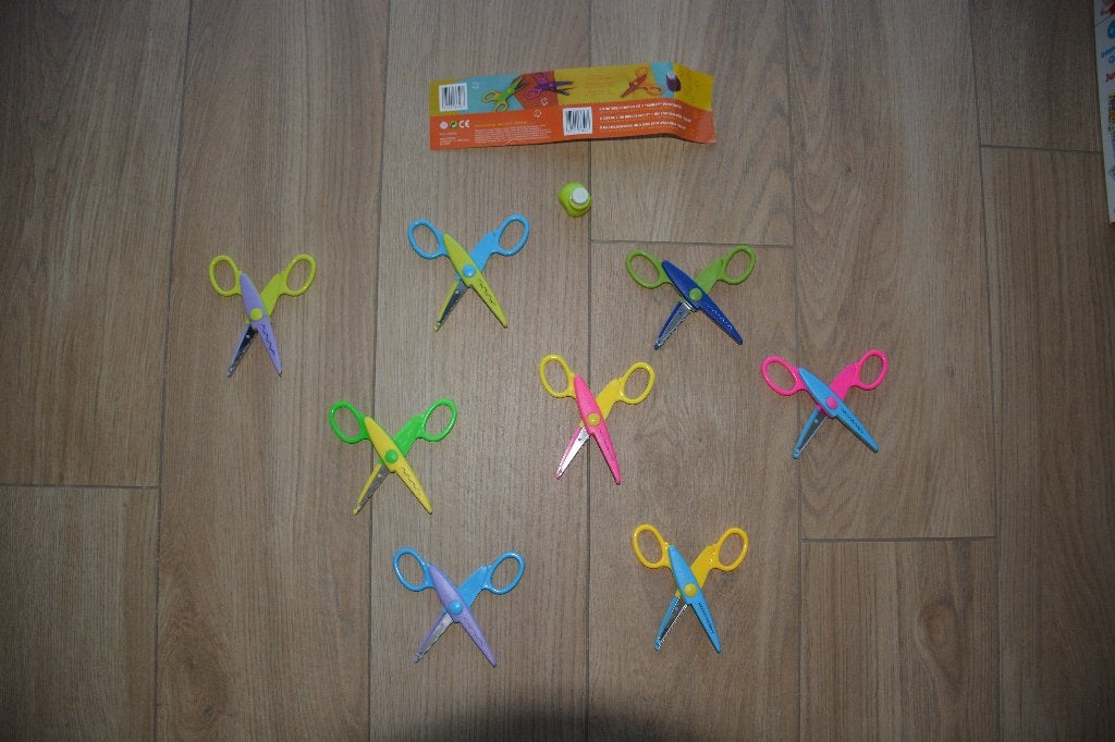 Set van 8 knutselscharen, Hobby en Vrije tijd, Ophalen, Nieuw