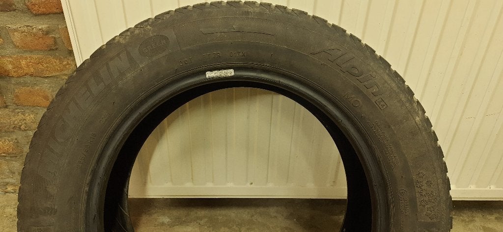 2 pneus d'hiver michelin alpin 205 60 16, Autos : Pièces & Accessoires, Pneus hiver, 16 pouces, Véhicule de tourisme, 205 mm