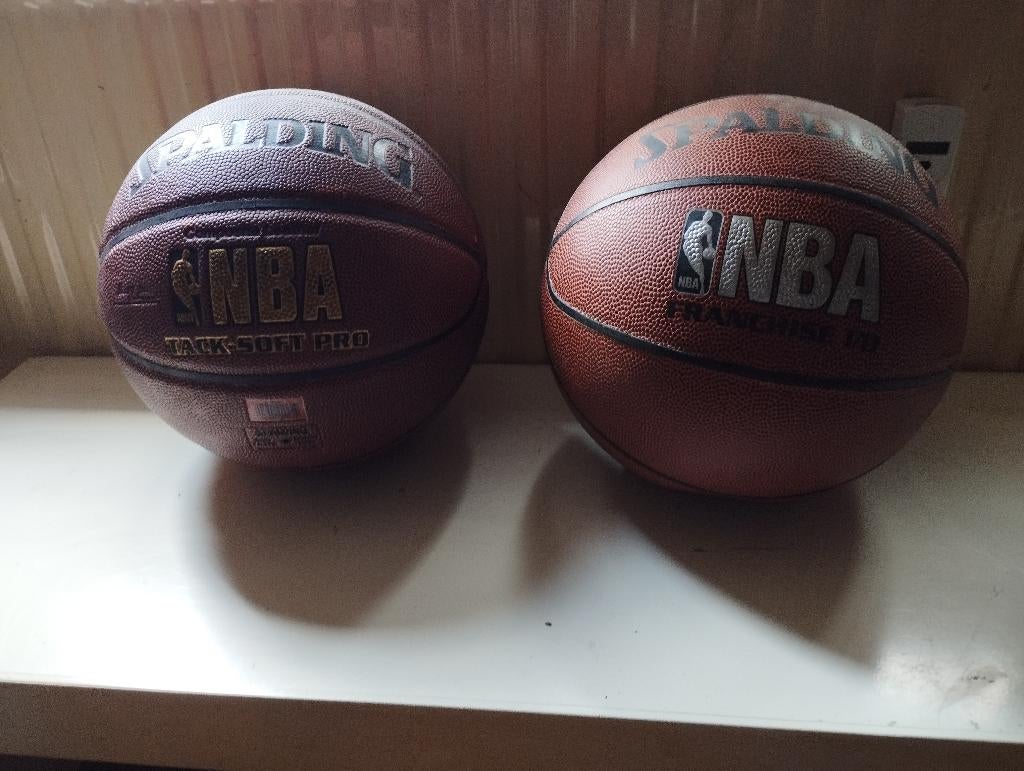 2 Ballons Spalding NBA, Sports & Fitness, Basket, Enlèvement, Comme neuf, Ballon