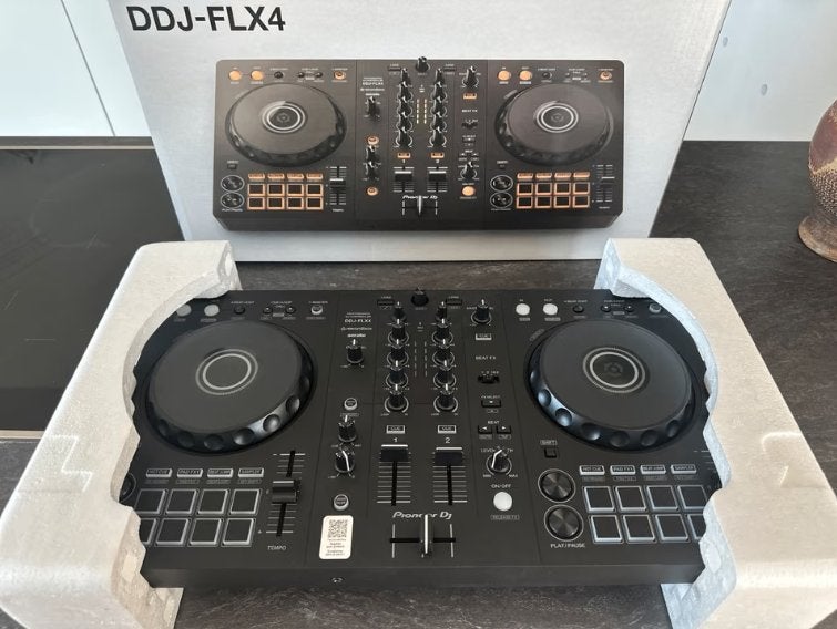 Pioneer DJ DDJ-FLX4, nieuw, x 2 licentie 2026, Muziek en Instrumenten, Ophalen of Verzenden, Nieuw, Dj-set, Pioneer