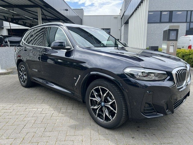 Bmw X3 xDrive30e M-Pack 272pk Pano/Led/Camera 2023, Auto's, BMW, Automaat, 1998 cc, Blauw, Bedrijf