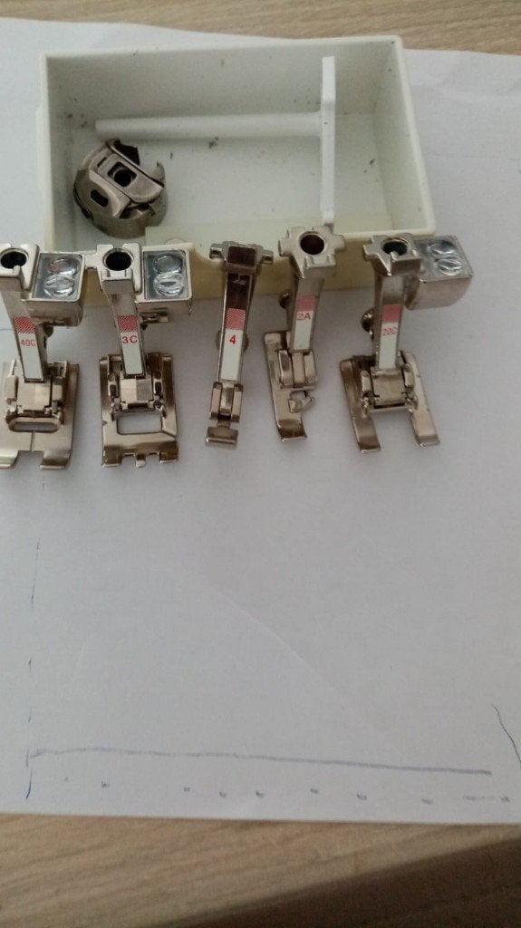 naaimachine voetjes bernina, Hobby en Vrije tijd, Ophalen, Zo goed als nieuw, Accessoires, Bernina