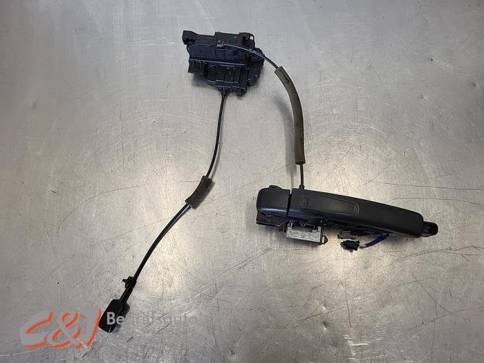 Serrure portière mécanique 2portes droite d'un Renault Mas, Renault, -, 3 mois de garantie, Utilisé