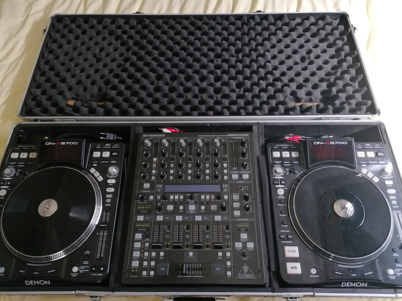 Denon DNS3700 + Behringer DDM4000 digitale DJ mixer, Enlèvement, Platine, Behringer