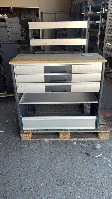 BOTT (2547) L105 B45 H93 €549, Ophalen, Zo goed als nieuw