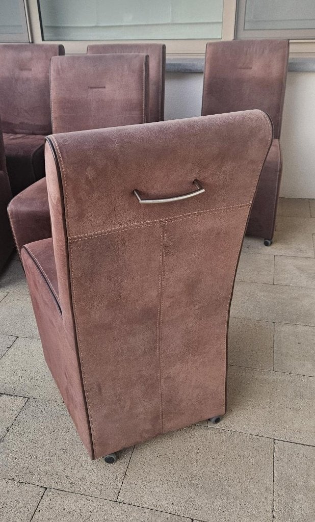 Set van 8 eetkamerstoelen, bruin suèdelook, met wieltjes, Huis en Inrichting, Ophalen, Hout, Gebruikt, Bruin