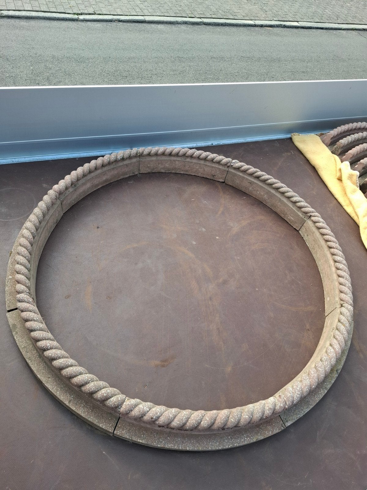 Afboording bloemenperk! 1.60m diameter in Rustieke beton!, Ophalen