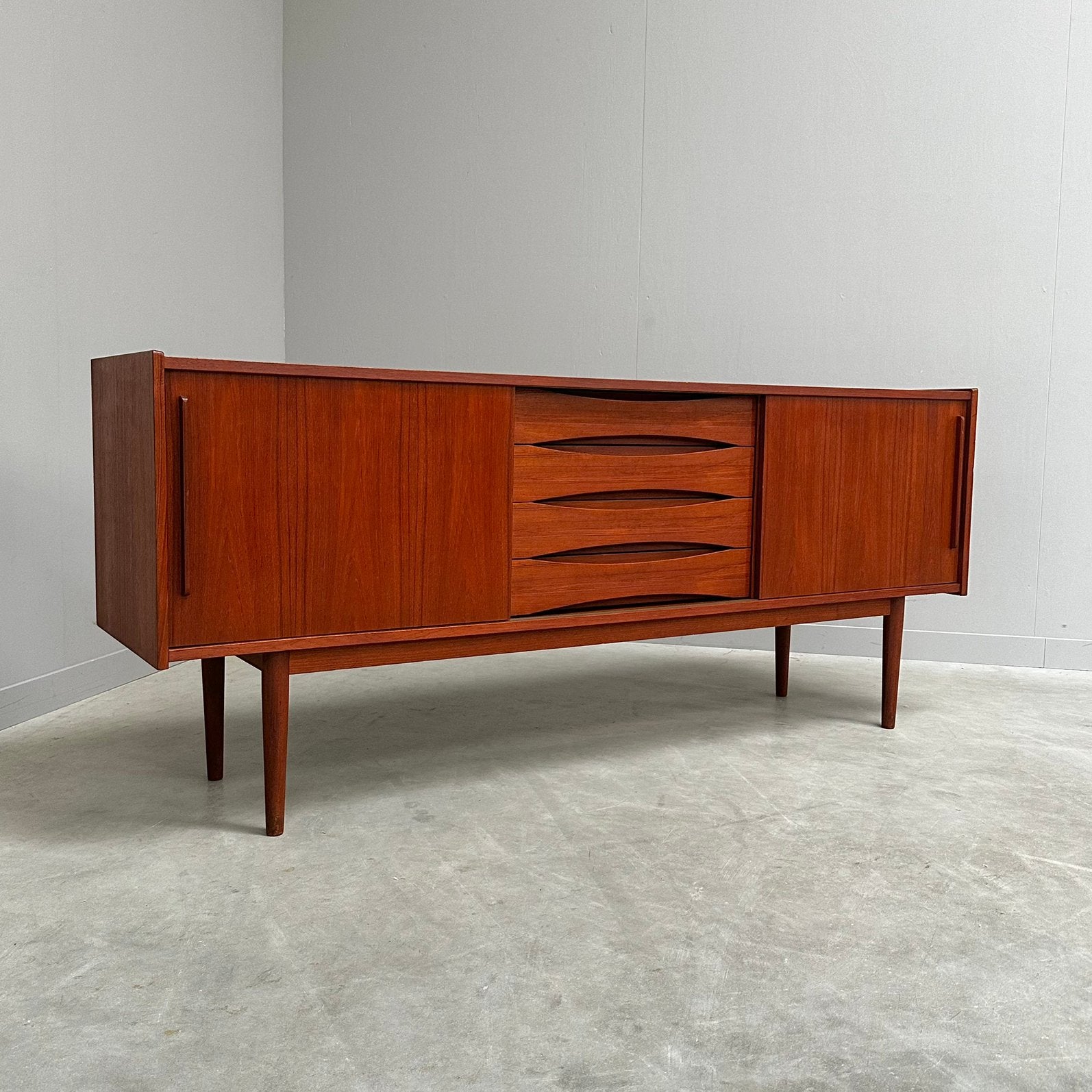 Buffet vintage en teck, meuble design danois des années 1960, Teck, Mid century modern danish deens vintagd design 60s, 25 à 50 cm