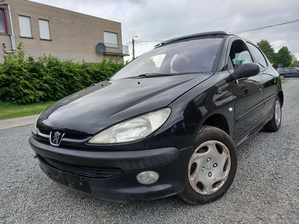 PEUGEOT 206/1400cc BENZINE/AUTOMAAT/120KM/GEKEURD/GARANTIE, Auto's, Automaat, Bluetooth, Zwart, Bedrijf