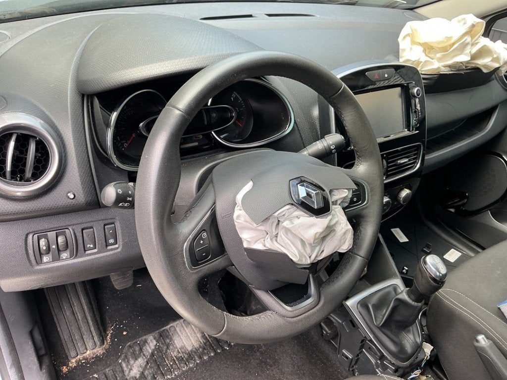 STUUR Renault Clio IV (5R) (01-2012/08-2021), Gebruikt, Renault, Peter-Huppertz-Straße 5
51063  Köln, DE, Dialog.deutschland@renault.de