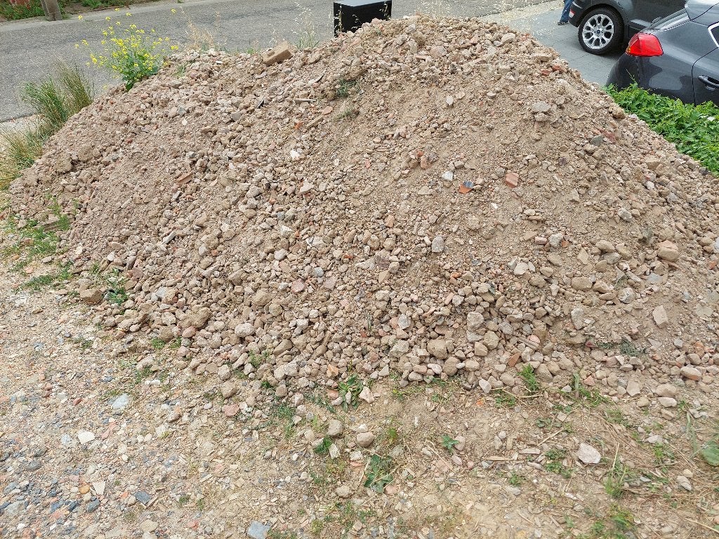 Gratis aanvulgrond met stenen, Ophalen, Gebruikt