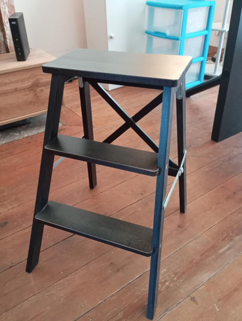Tabouret 3 marches IKEA (marchepied noir), Enlèvement, Comme neuf, Bois