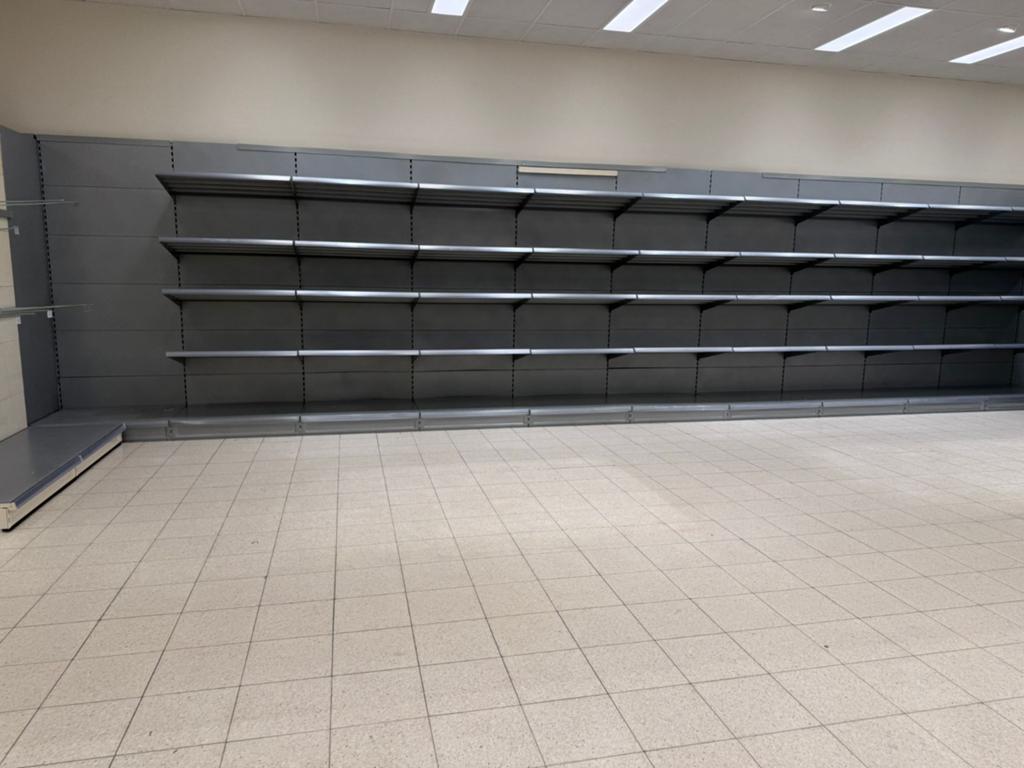 Étagères de vente, Enlèvement
