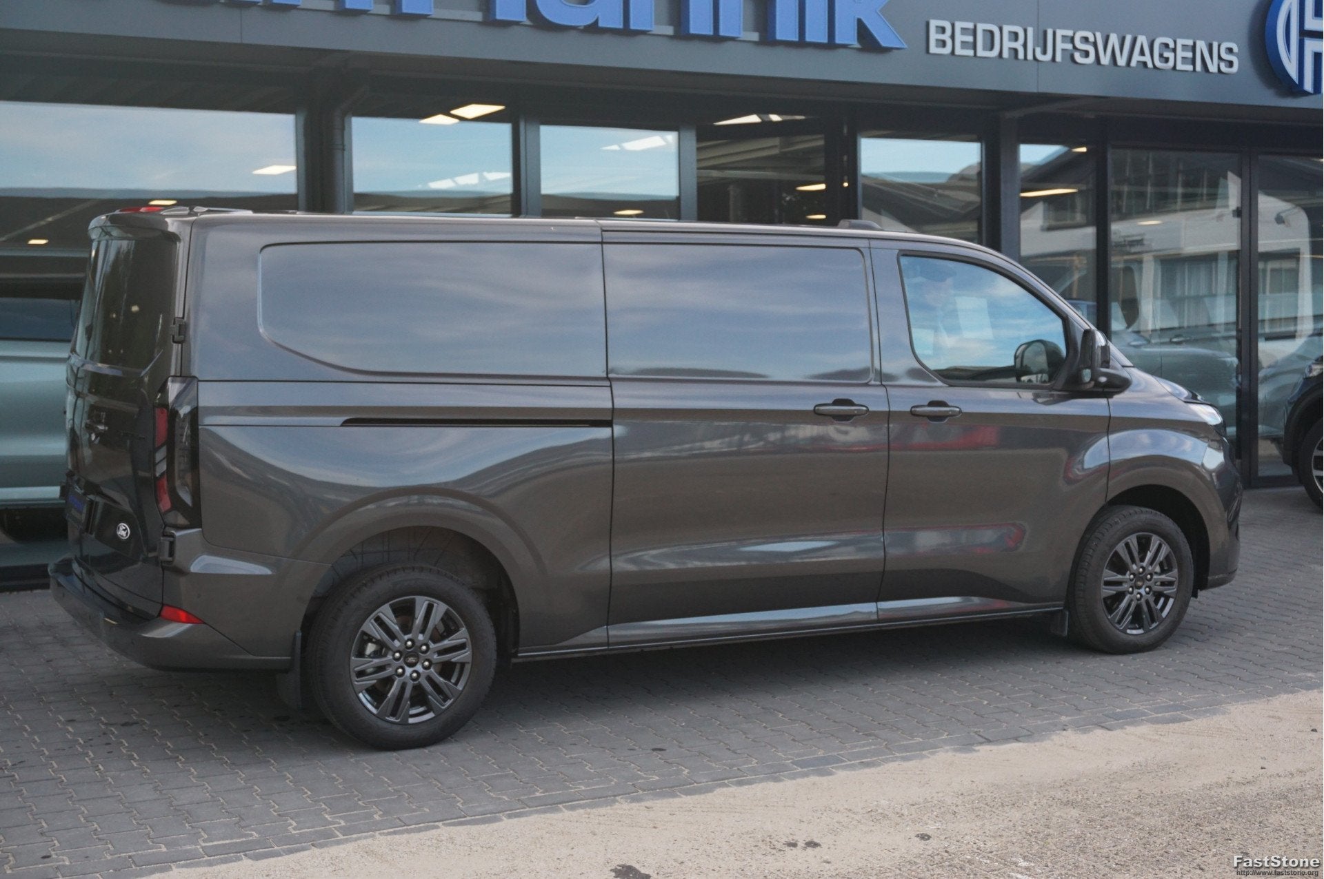 Ford Transit Custom 320L 2.5 PHEV Hybride 233PK Limited Vol, Auto's, Gebruikt, 4 cilinders, Bedrijf, 5 deurs