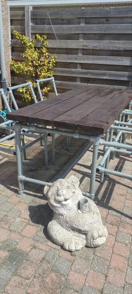 Robuuste tuintafel met stoelen, Tuin en Terras, Tuinbeelden, Zo goed als nieuw, Ophalen