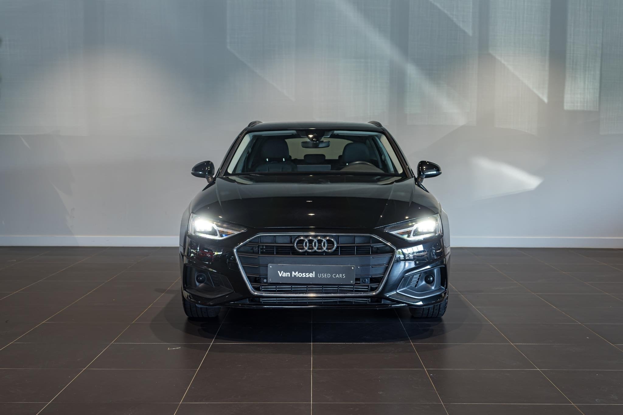 Audi A4 Avant 35 TFSi 110kW S tronic LED - KEYLESS GO - ALU, Auto's, Stof, Gebruikt, 4 cilinders, 164 g/km