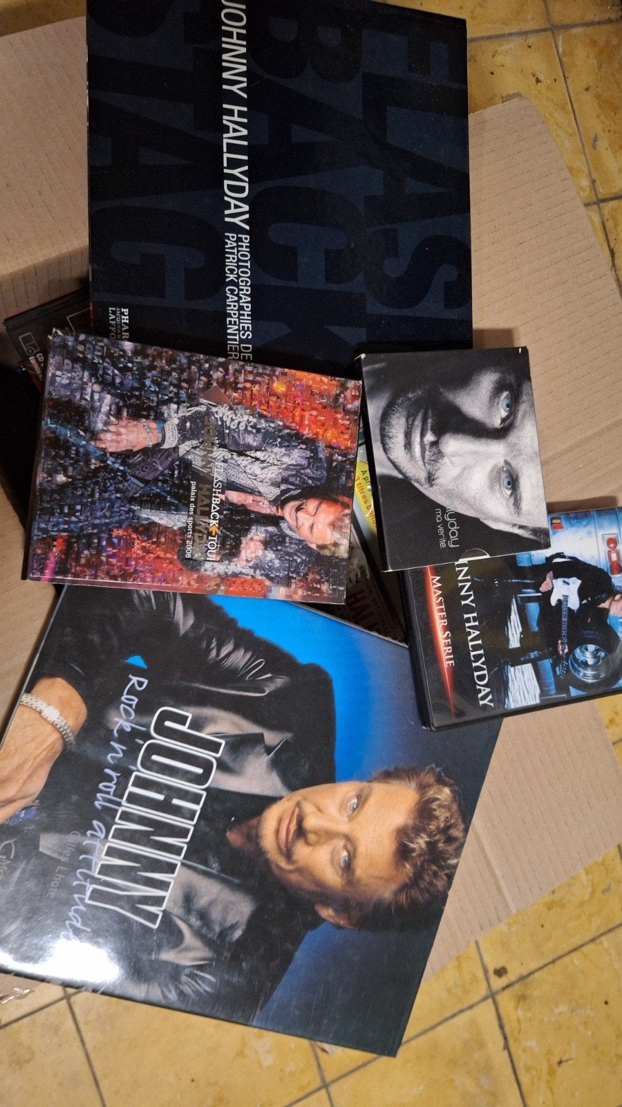 Johnny Hallyday cd et livre, Cd's en Dvd's, Dvd's | Actie, Ophalen