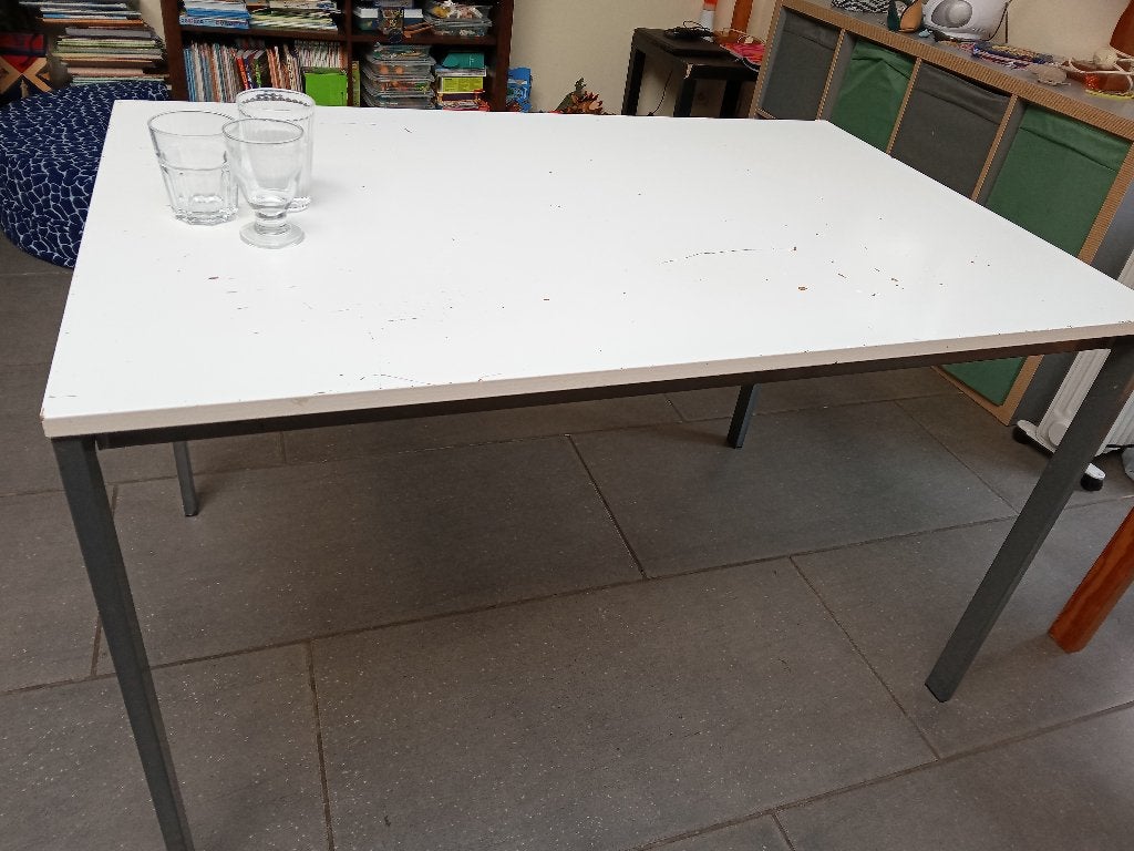 petite table, 100 à 150 cm, Quatre personnes, Enlèvement, Utilisé