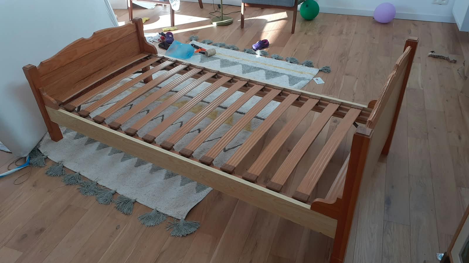 Grenen kinder eenpersoons bed -2300 Turnhout, Huis en Inrichting, Ophalen, 90 cm, Eenpersoons, Bruin