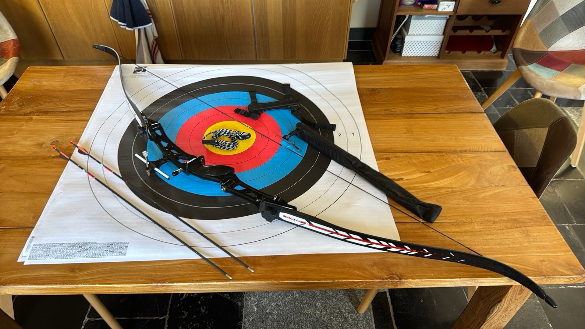 Arc Geologic club 700 pour droitier avec qq accessoires, Enlèvement, Comme neuf, Flèches