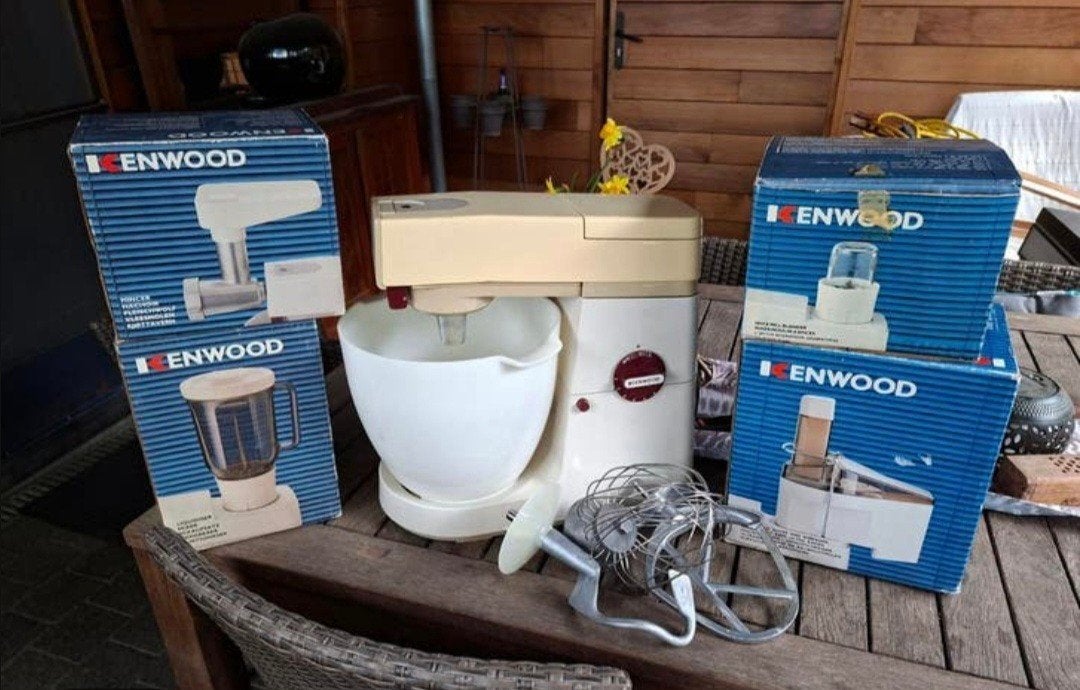 Robot Kenwood avec accessoires