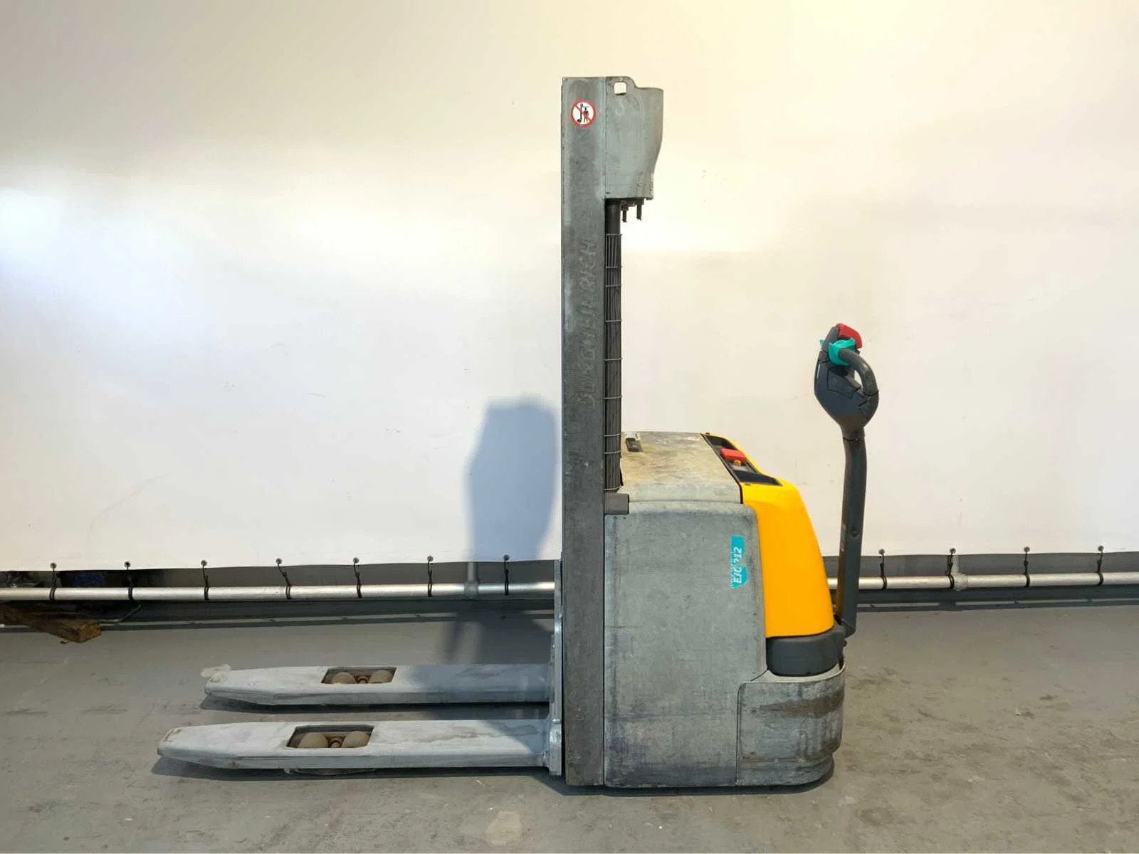 Jungheinrich EJC 212 Stapelaar Triplex - Freelift - Gegalvan, Zakelijke goederen, Machines en Bouw | Heftrucks en Intern transport