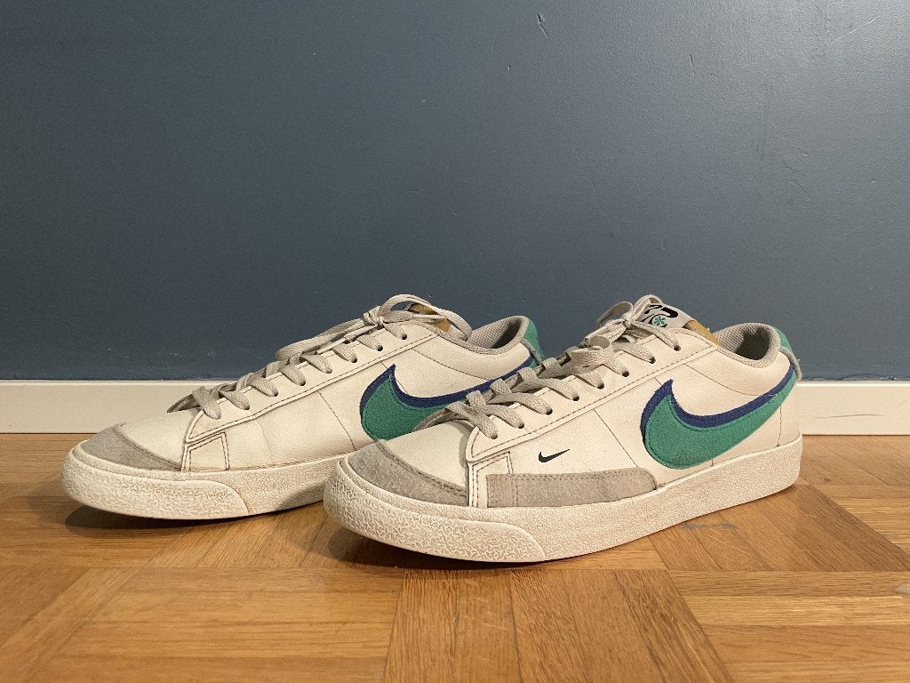 Sneakers Nike Blazer Low Double Swoosh Sail green blue, Kleding | Heren, Overige kleuren, NIKE, Ophalen of Verzenden, Sneakers
